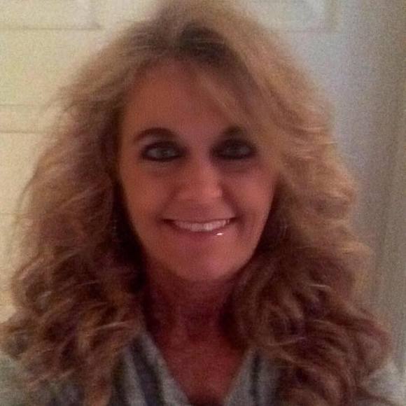 Meet your Posher, Debbie