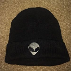 alien beanie!! 👽