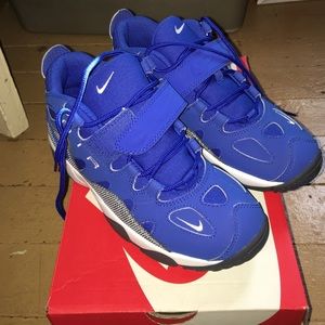 NEW nike tennis shoes