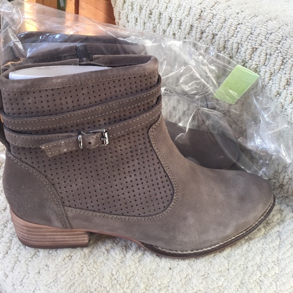 Seychelles Shoes - Seychelles Booties Size 7 brand-new in box