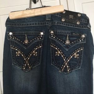 Miss Me jeans 28 straight.