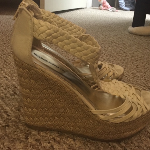 Off-white crochet wedges! - Picture 1 of 4