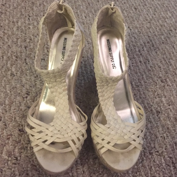 Off-white crochet wedges! - Picture 2 of 4