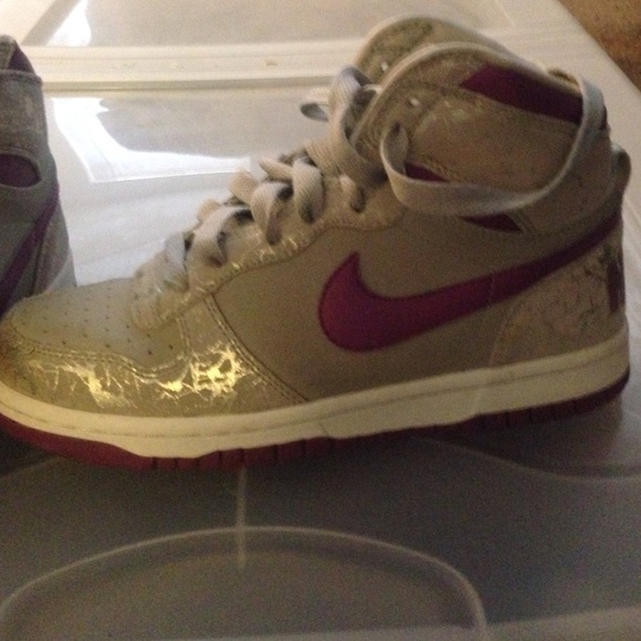 Nike Dunks - Picture 3 of 4