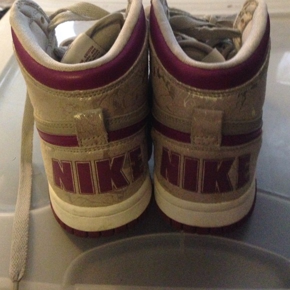 Nike Dunks - Picture 4 of 4