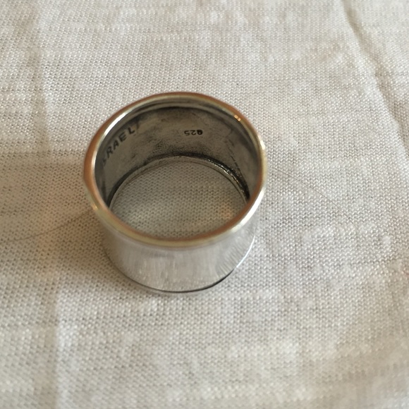 Silpada thick ring.
