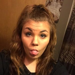 Meet your Posher, Hailey