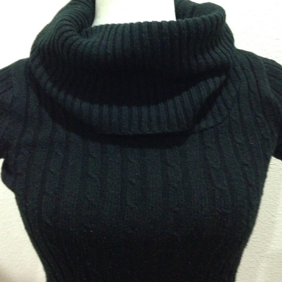 Black short sleeve sweater