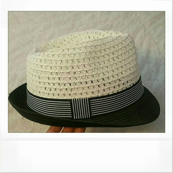 Black & white fedora!!