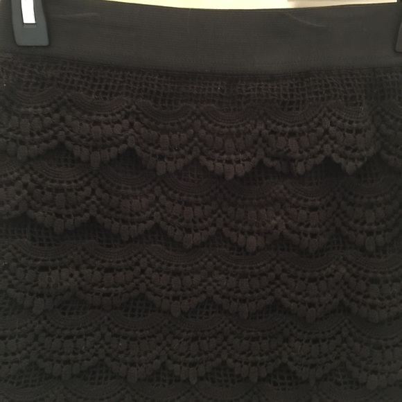 Black lace mini skirt in extra small - Picture 3 of 3