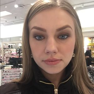 Meet your Posher, Natalia