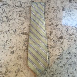 Vineyard Vines 100% silk