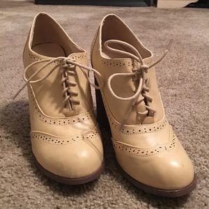 Lace up vintage chunky shoes