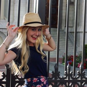 Meet your Posher, Brittney