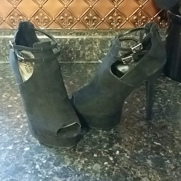 Black ankle booties peeptoe