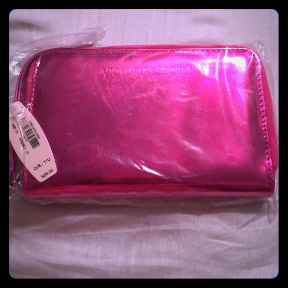 Hot Pink Wristlet and Phone Holder!