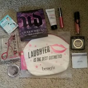 BENEFIT MAKEUP BAG WITH SAMPLES!