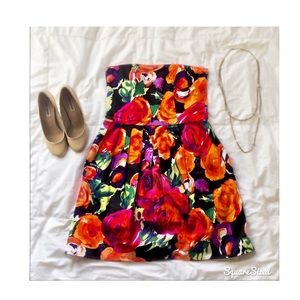 Francesca's collections Floral strapless dress