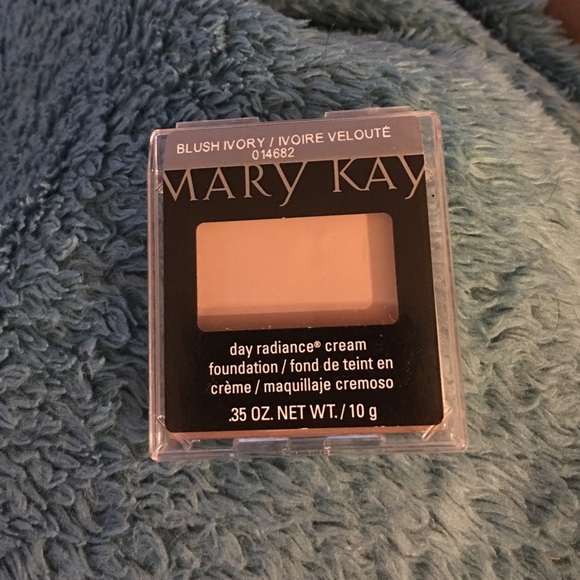 Day radiance cream foundation