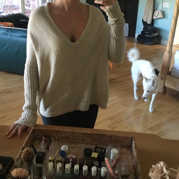 BCBGMaxAzria Sweater - Picture 4 of 4