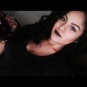 Meet your Posher, Cintia