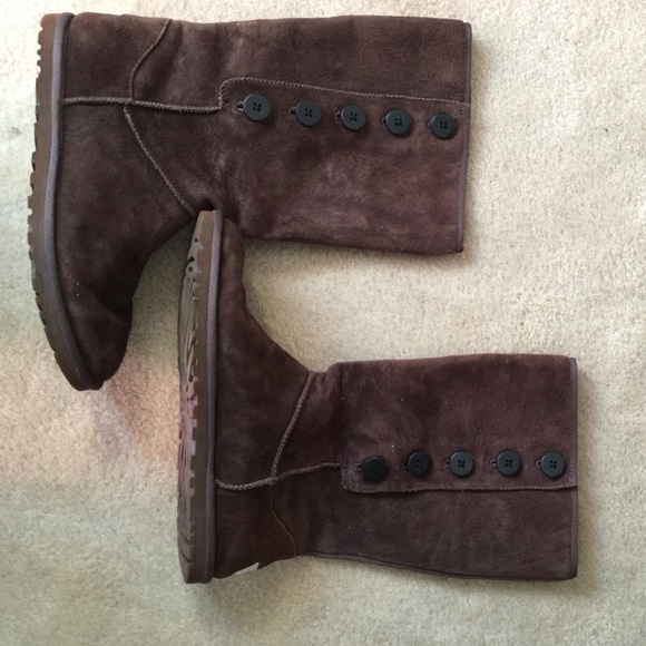 *BRAND NEW* Lo Pro dark chestnut UGGS