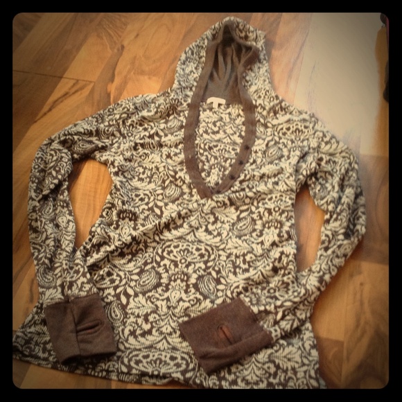 Long sleeve hooded thermal tee