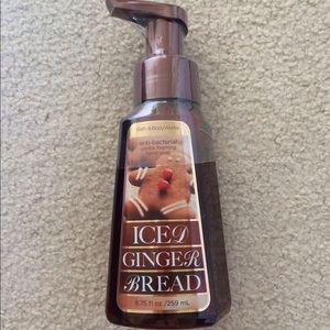 Bath & Body Works Iced Gingerbread Foam Hand Soap