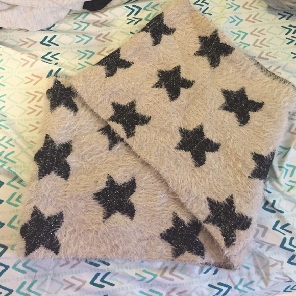 Infinity Scarf. American Eagle - Picture 2 of 4