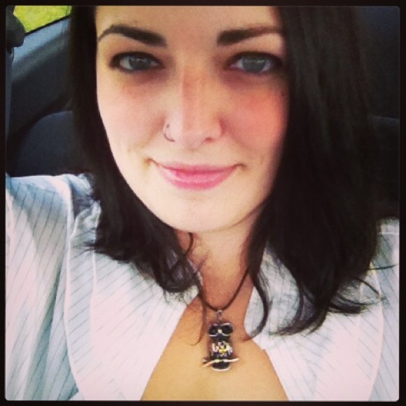 Meet your Posher, Caitlin