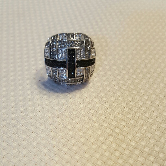 Aldo jeweled ring - Picture 1 of 2