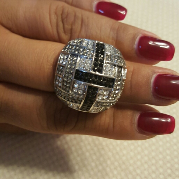 Aldo jeweled ring - Picture 2 of 2