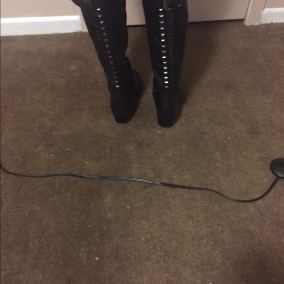 Black boots - Picture 2 of 3