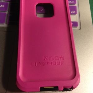 Pink lifeproof case for iphone 5