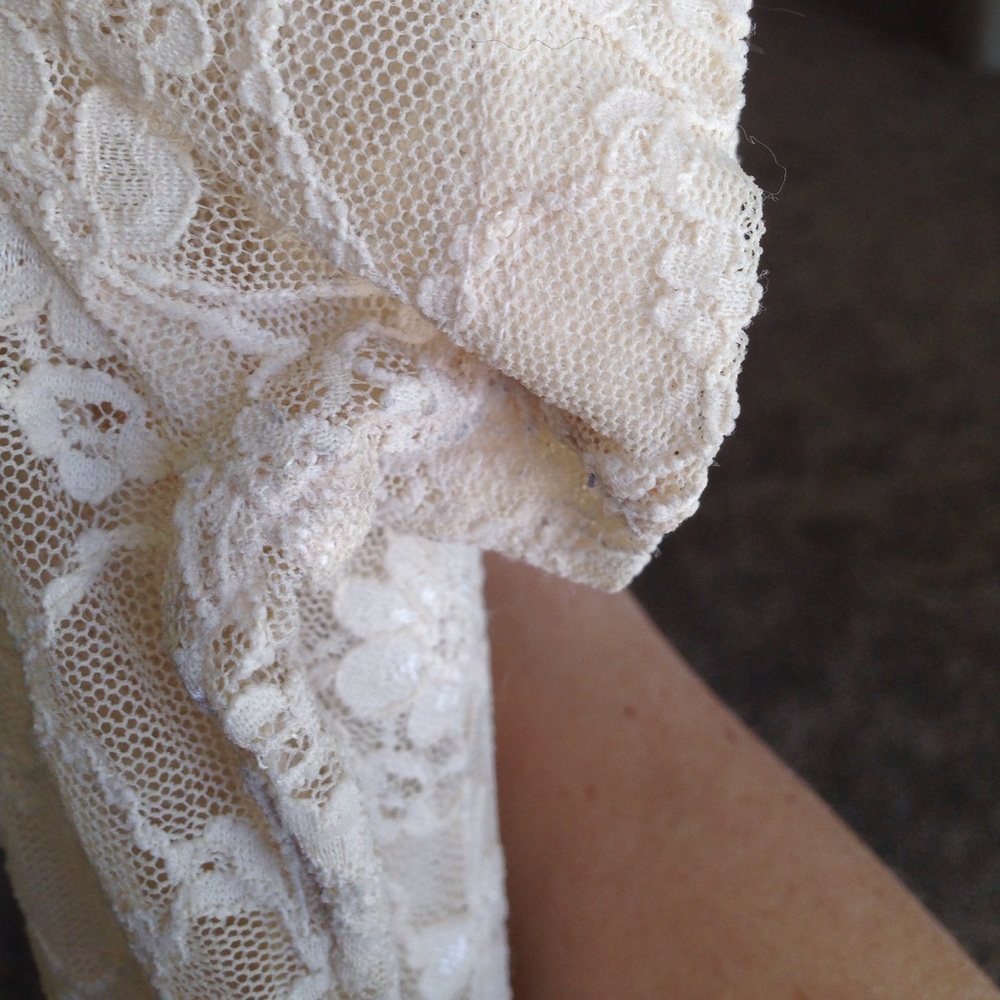 •Lace Crop Top• - Picture 5 of 5