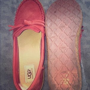 Women's Ugg slip on shoes!