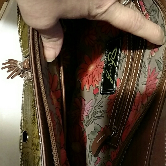 NWOT OLIVE GREEN SHARIF BAG - Picture 4 of 4