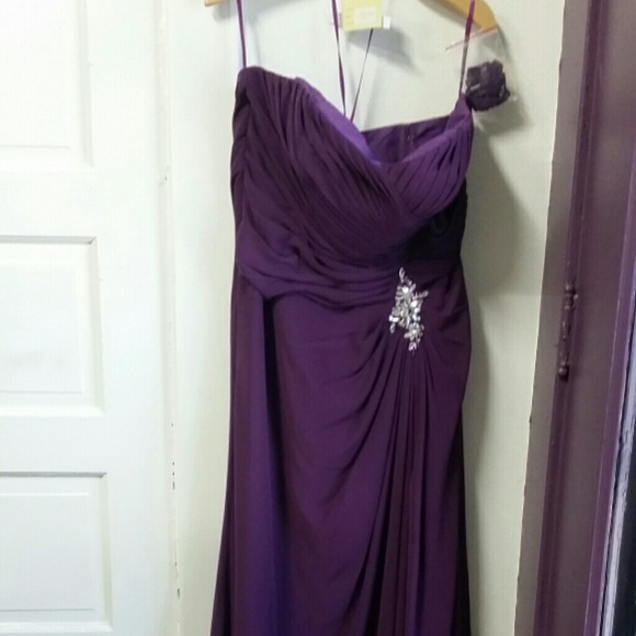 Eggplant formal gown. - Picture 3 of 4