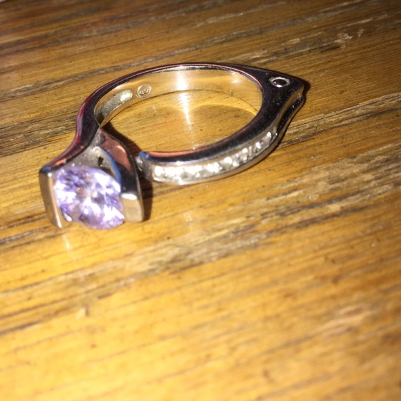 Ring - Picture 2 of 4