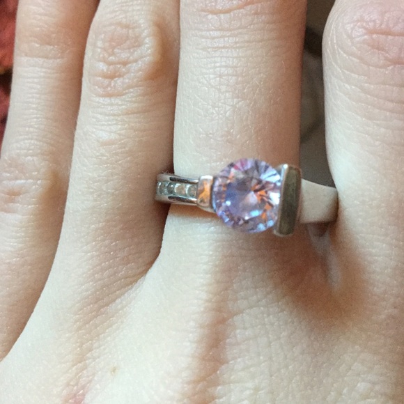 Ring - Picture 4 of 4