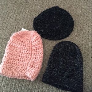 BUNDLE OF HATS FOR WINTER !!!