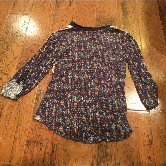 BKE Boutique Blouse - Picture 4 of 4