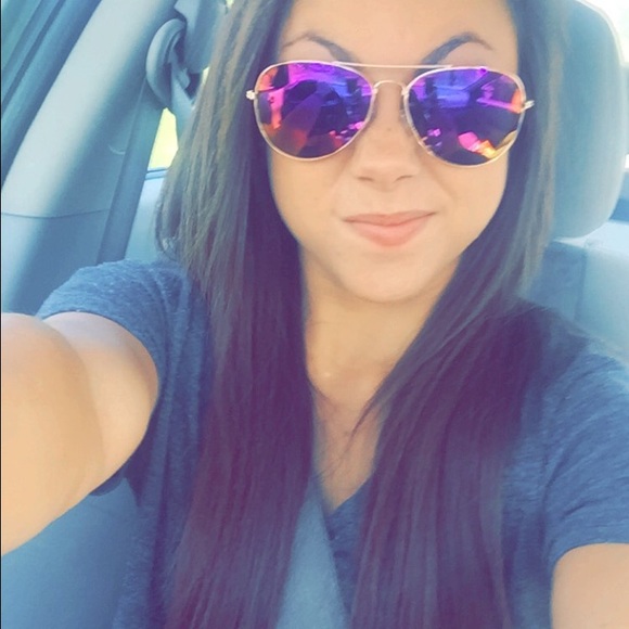 Meet your Posher, Amanda