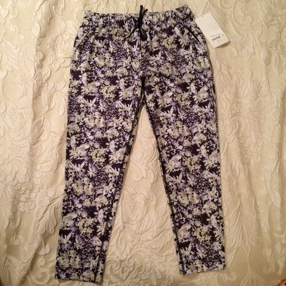 Lululemon Jet Crop Slim