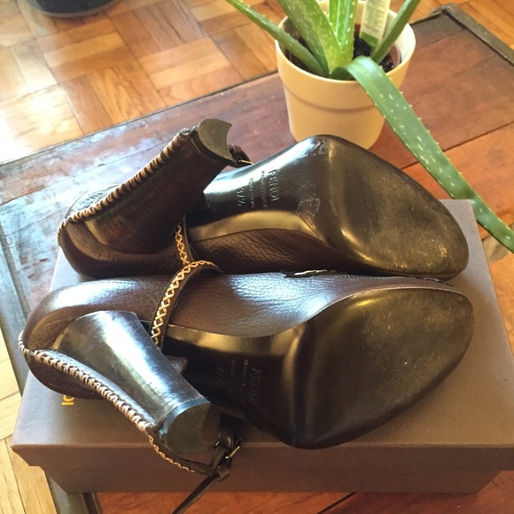 ❌ SOLD FENDI | Round toe heels - Picture 3 of 4