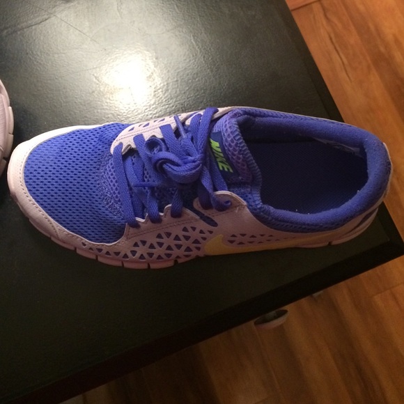 Nike running shoes - Picture 2 of 3