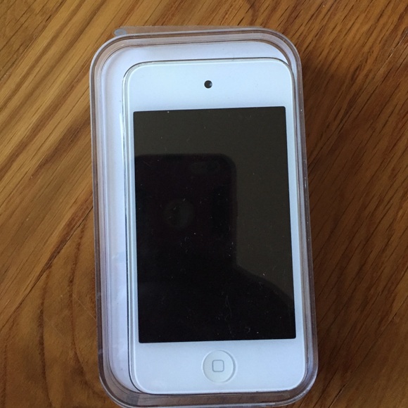 ❗️4th generation iPod touch❗️ - Picture 1 of 3