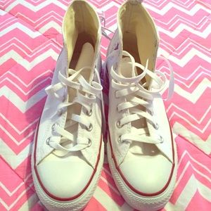 High top converse with unique zippers on back!