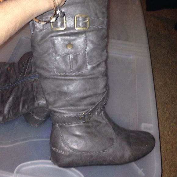 Fall boots - Picture 2 of 4