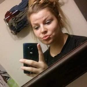 Meet your Posher, Katelyn